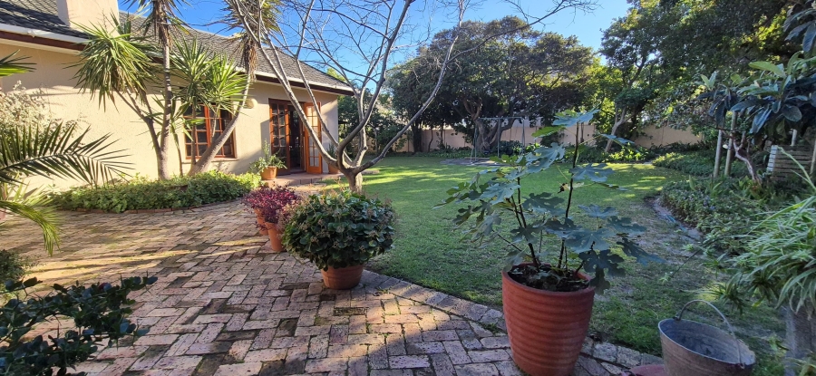 4 Bedroom Property for Sale in Table View Western Cape